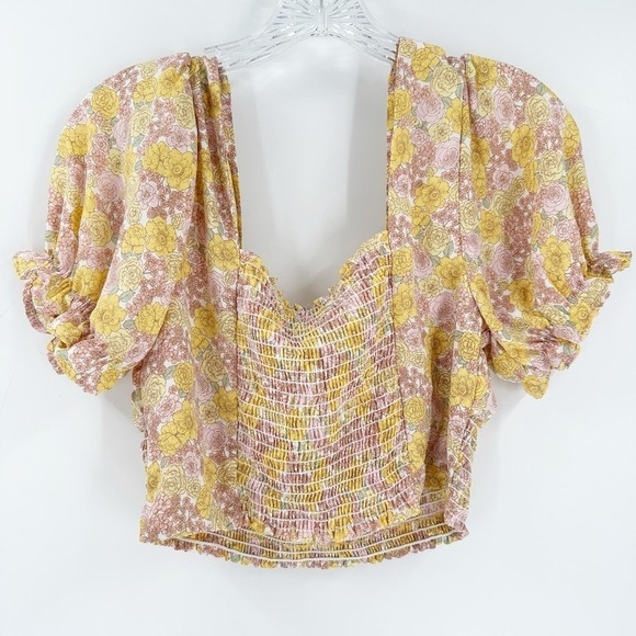 Le Lis Collection Yellow Pink Floral Puff Sleeve Smocked Cropped Top Size Medium - Picture 2 of 7